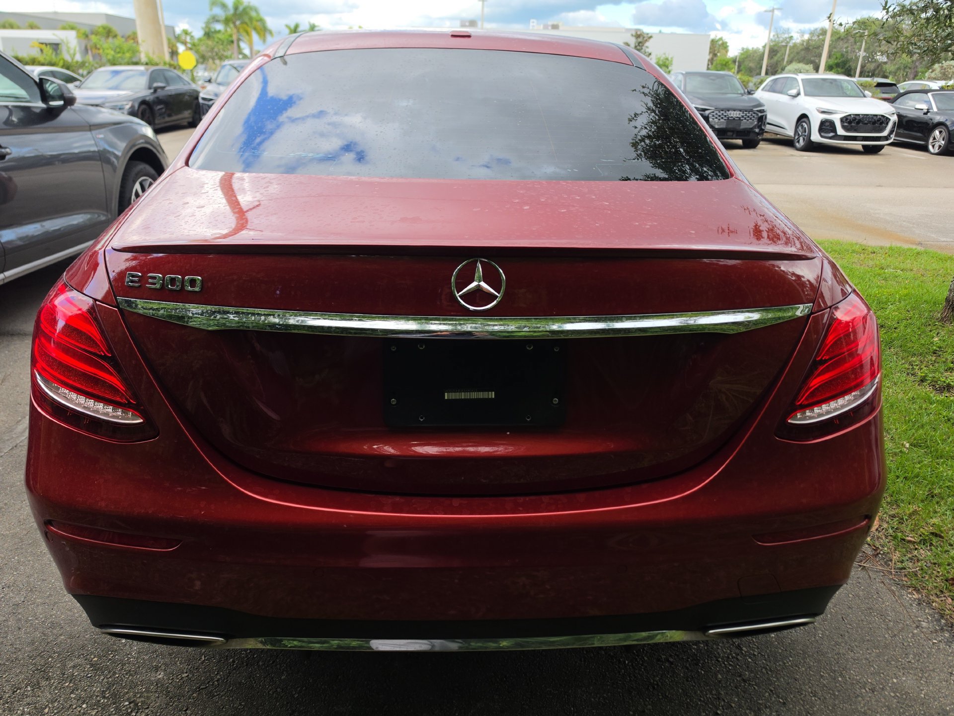 Used 2019 Mercedes-Benz E 300 w/ Parking Assistance Package image 5
