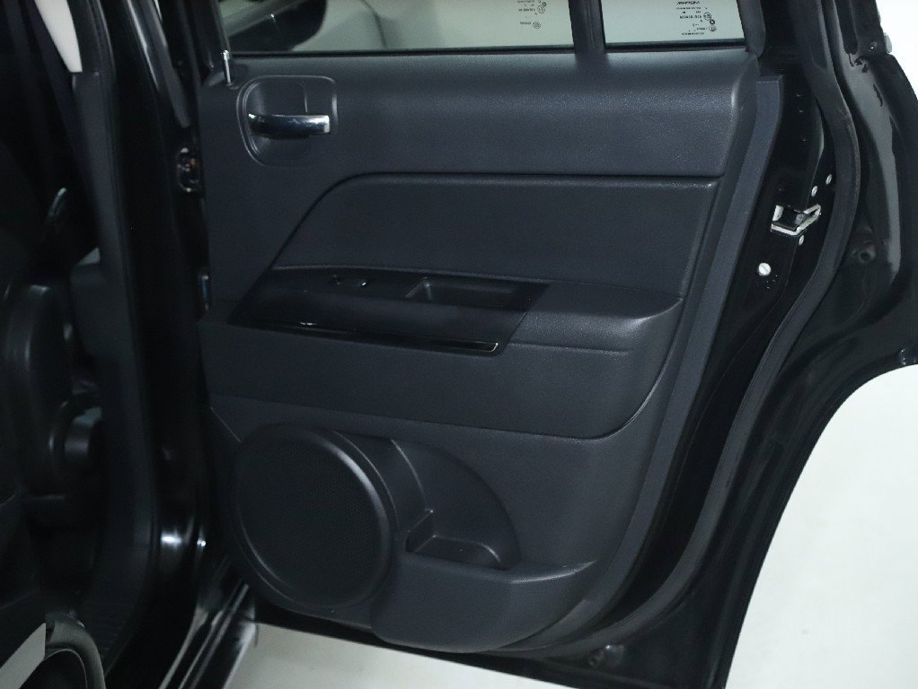 Used 2012 Jeep Compass Limited image 28