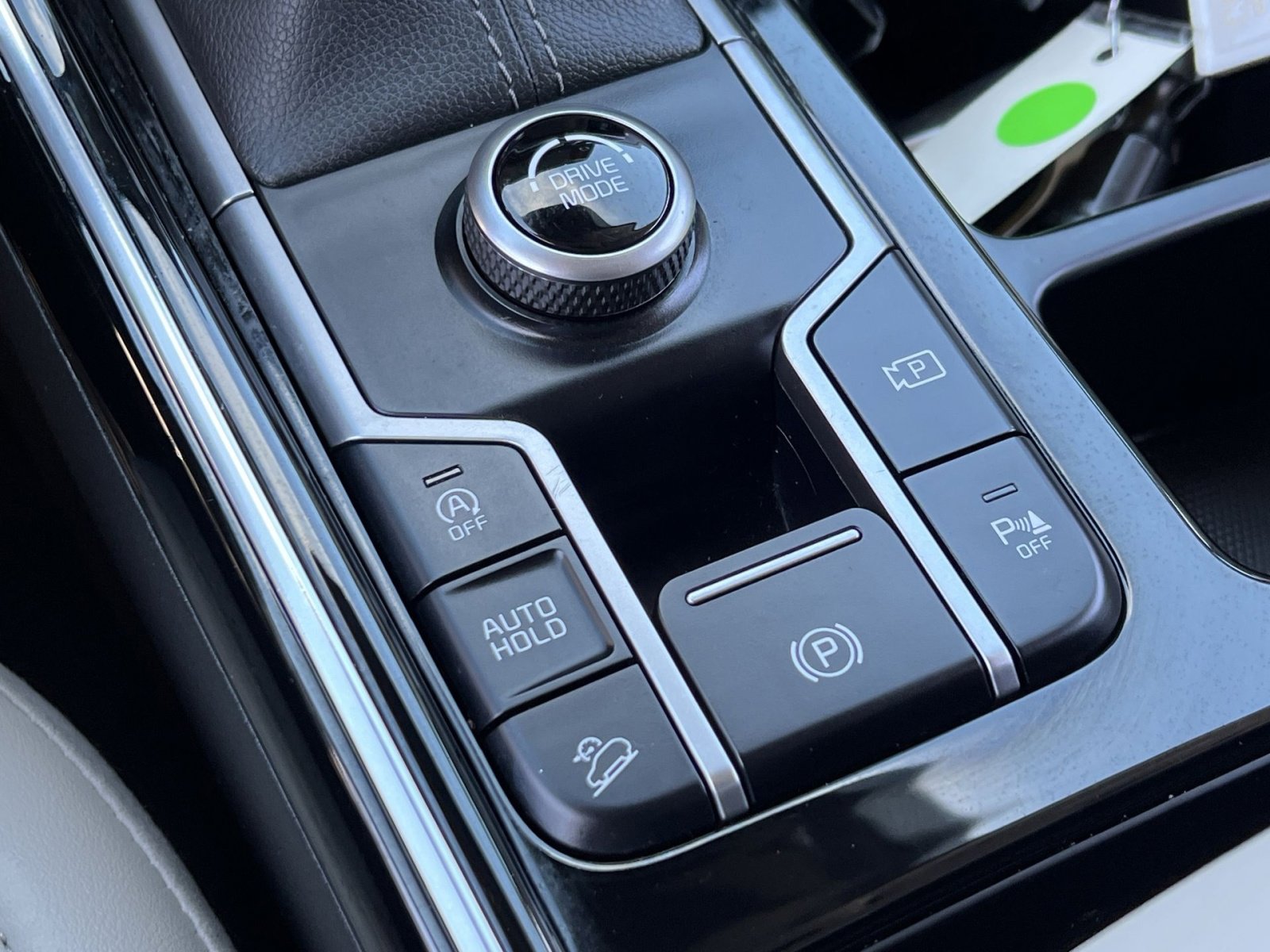 Used 2023 Kia Sorento SX image 32