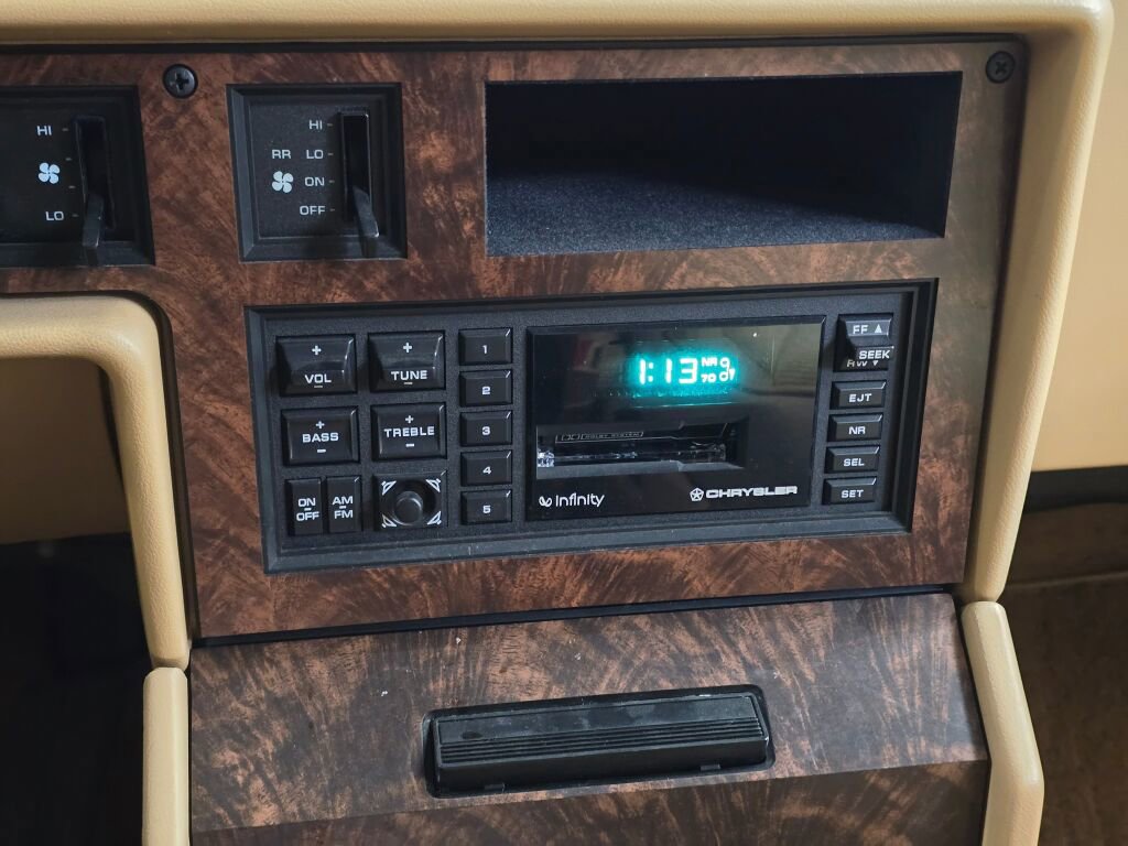 Used 1990 Dodge Grand Caravan LE image 78