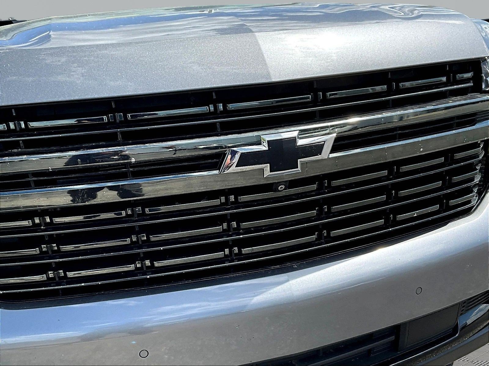 Used 2021 Chevrolet Suburban RST w/ Luxury Package AWD/4WD image 32