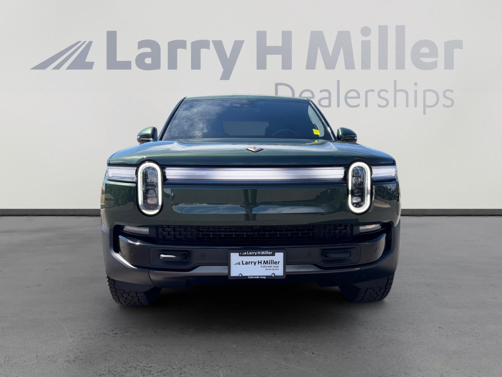 Used 2025 Rivian R1T Adventure AWD/4WD image 8