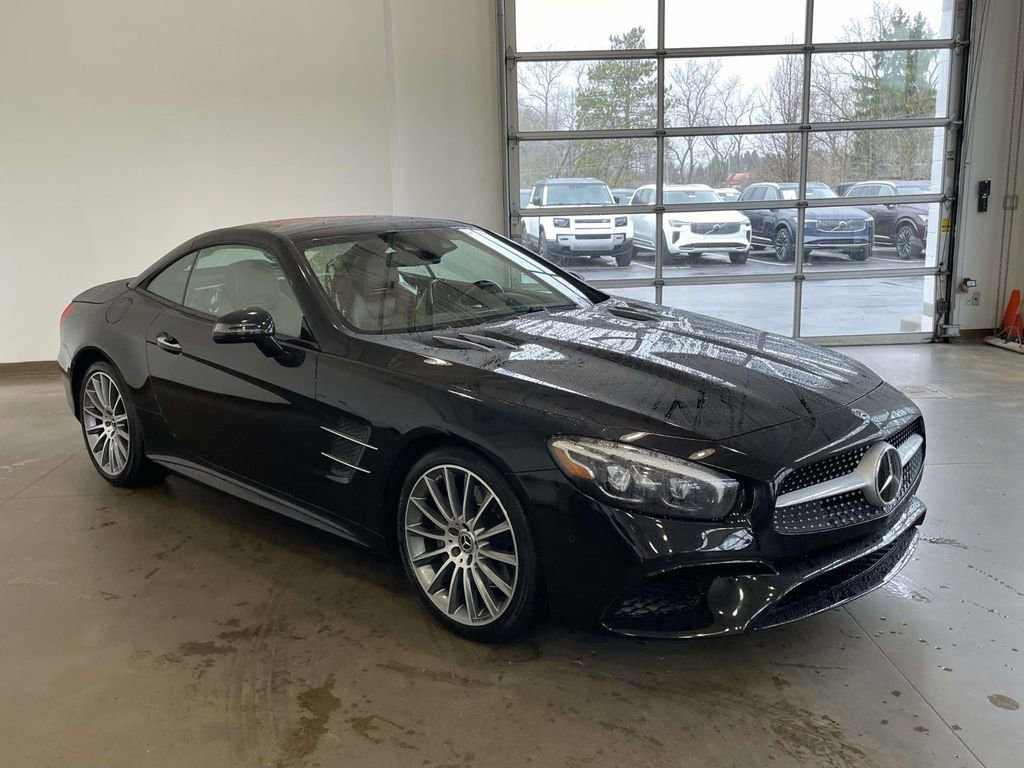 Used 2019 Mercedes-Benz SL 550 image 3