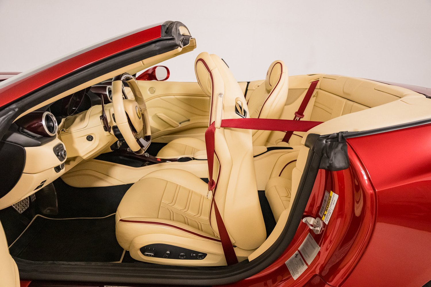 Used 2015 Ferrari California T RWD image 28
