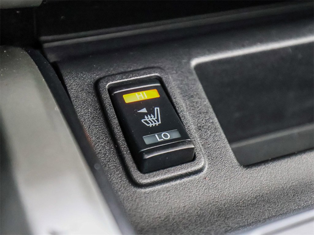 Used 2020 Nissan Titan SL w/ Moonroof Package image 36