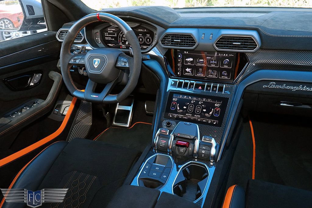 Used 2024 Lamborghini Urus Performante AWD/4WD image 24
