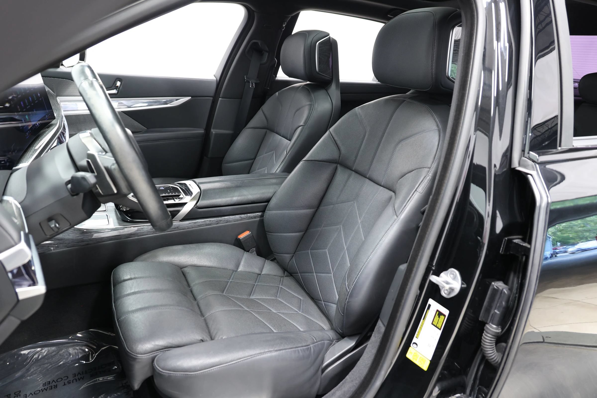 Used 2023 BMW 740i RWD image 17