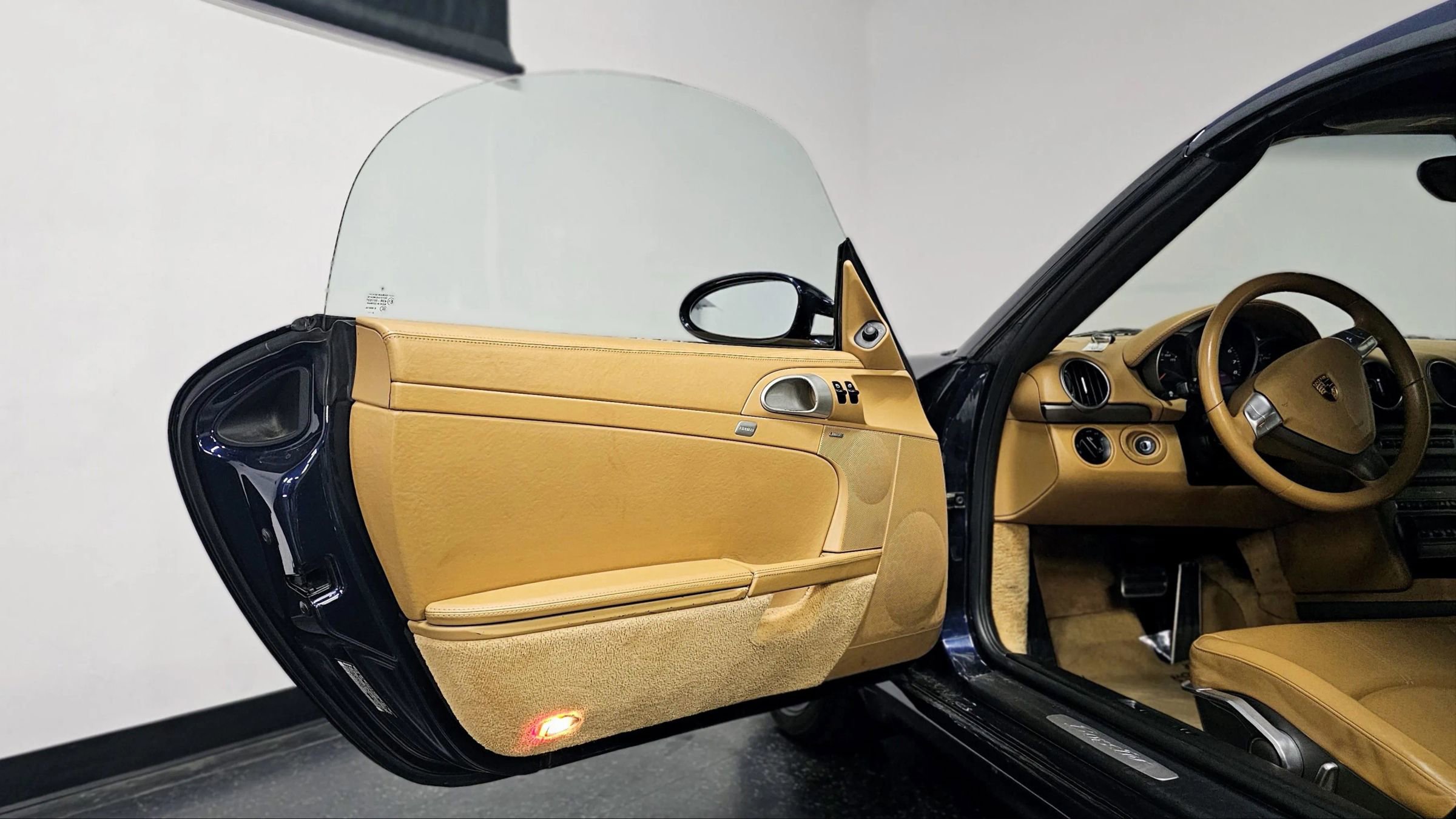 Used 2005 Porsche Boxster RWD image 9