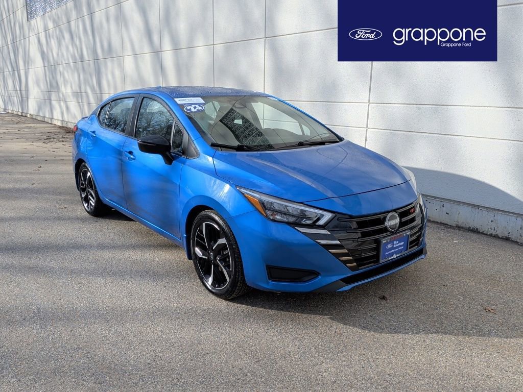 Used 2023 Nissan Versa SR w/ Trunk Package