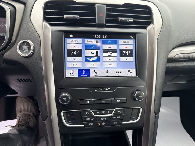 Used 2019 Ford Fusion SE image 18