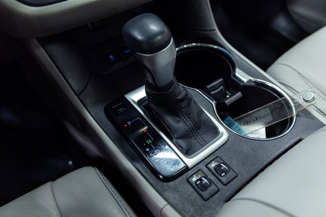 Used 2016 Toyota Highlander XLE image 19