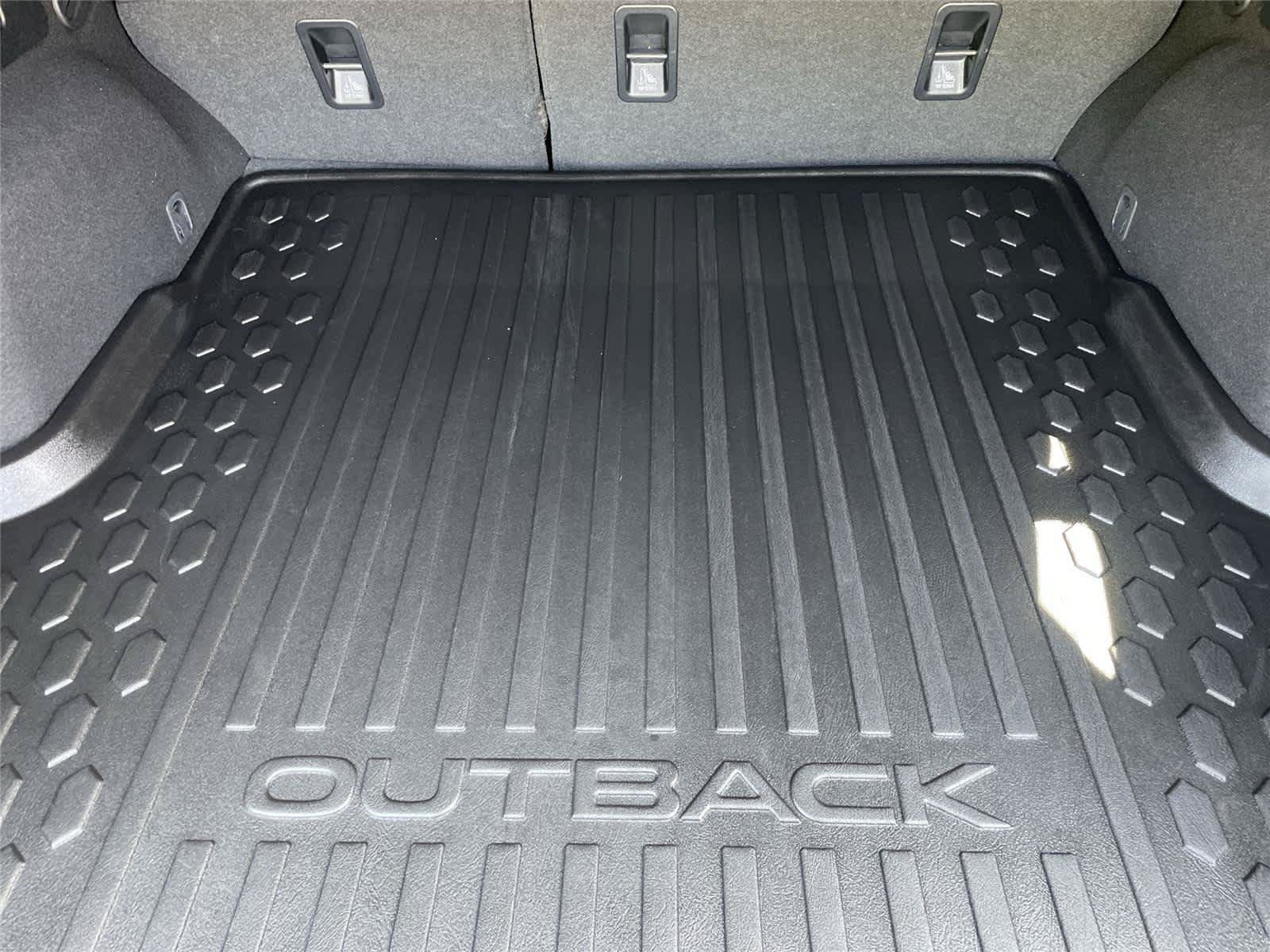 Used 2024 Subaru Outback Premium AWD/4WD image 16