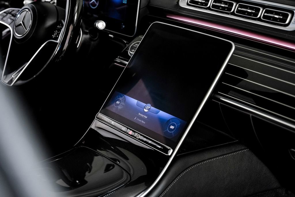 Used 2022 Mercedes-Benz S 580 4MATIC Sedan w/ AMG Line Package image 21