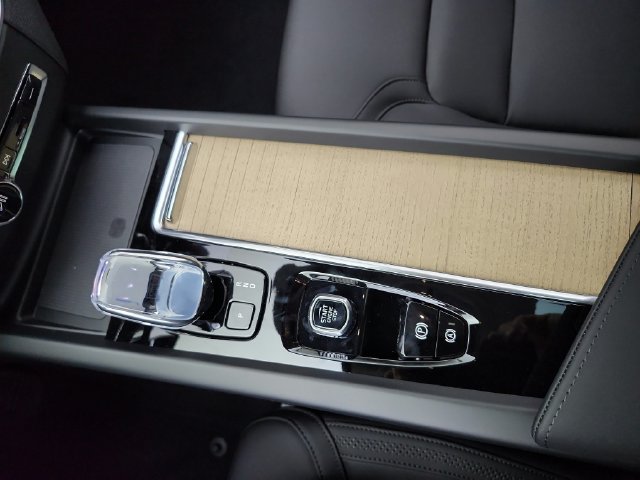 New 2026 Volvo XC60 T8 Plus w/ Climate Package AWD/4WD image 38