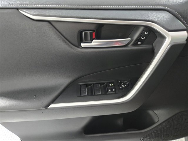 Used 2021 Toyota RAV4 Limited image 20