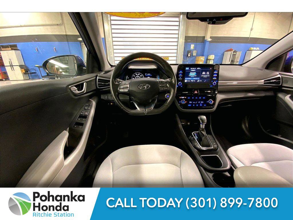 Used 2022 Hyundai Ioniq SE image 4