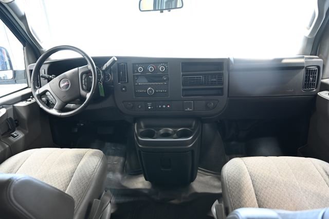 Used 2023 GMC Savana 3500 LS RWD image 15