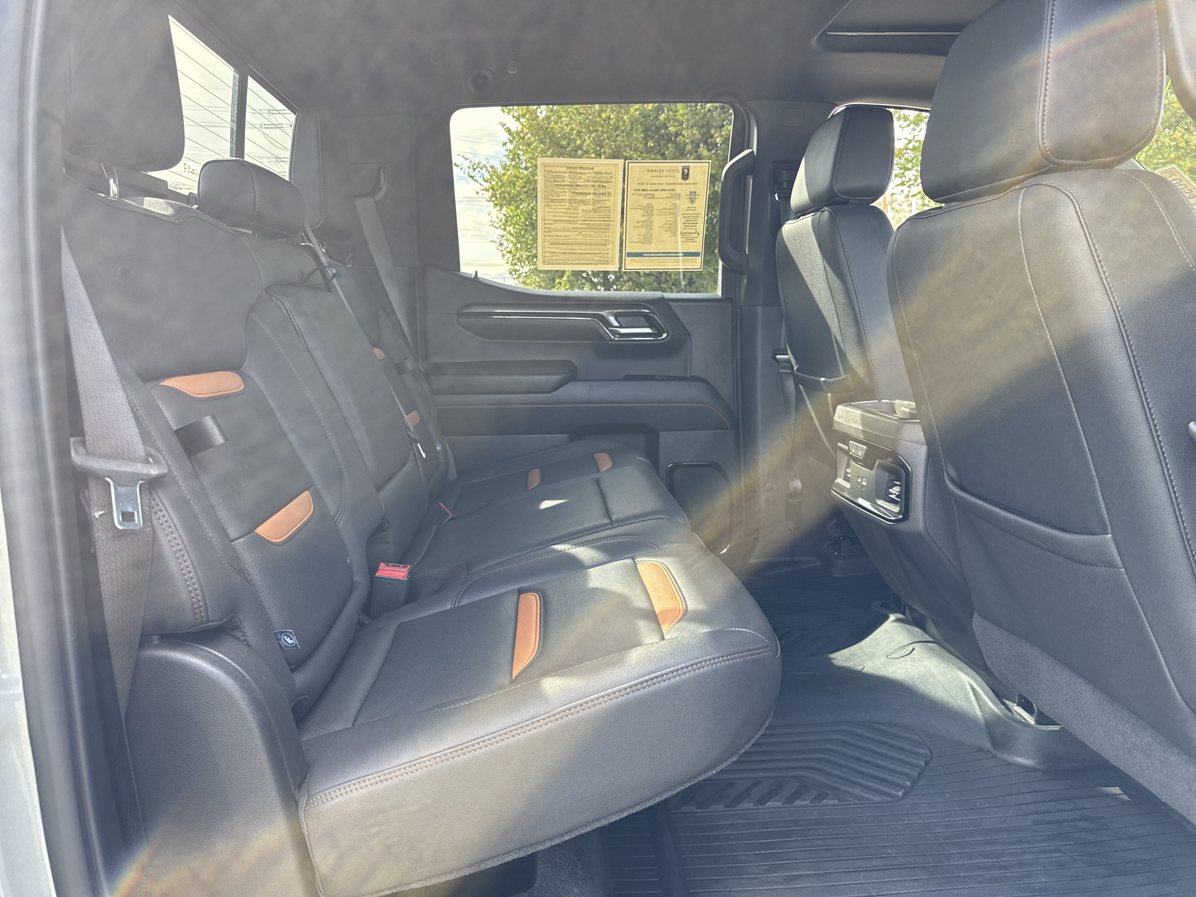 Used 2024 GMC Sierra 1500 AT4 w/ Technology Package AWD/4WD image 29