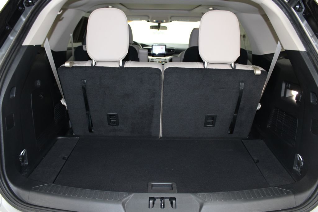 Used 2023 Ford Explorer XLT w/ Equipment Group 202A image 30
