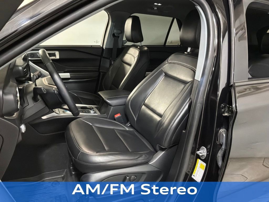 Used 2022 Ford Explorer XLT w/ Equipment Group 202A image 6