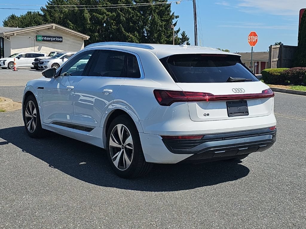 Used 2024 Audi Q8 e-tron Premium Plus w/ Premium Plus Package AWD/4WD image 15