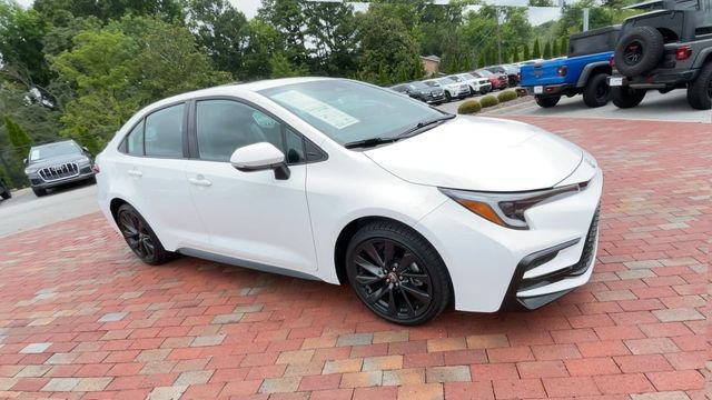 Used 2024 Toyota Corolla XSE FWD image 3