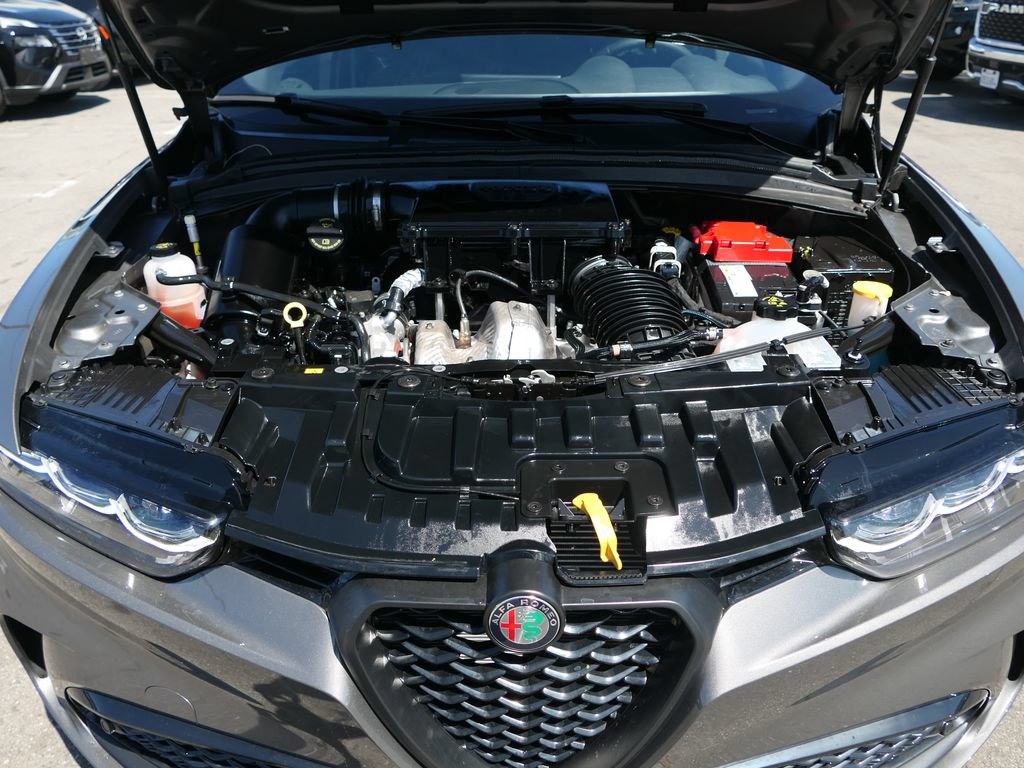 Used 2025 Alfa Romeo Tonale AWD/4WD image 25