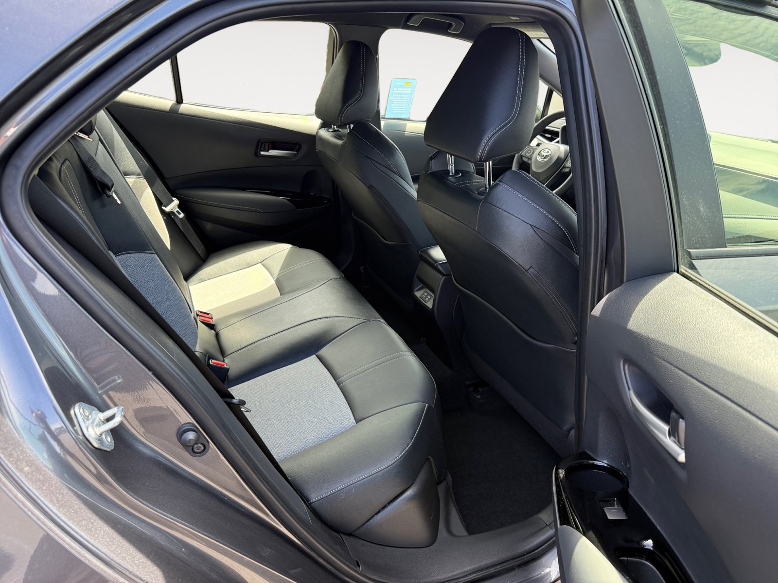 Used 2025 Toyota Corolla XSE FWD image 14