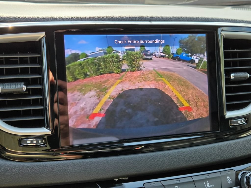 Used 2023 Chrysler Pacifica Touring-L FWD image 25