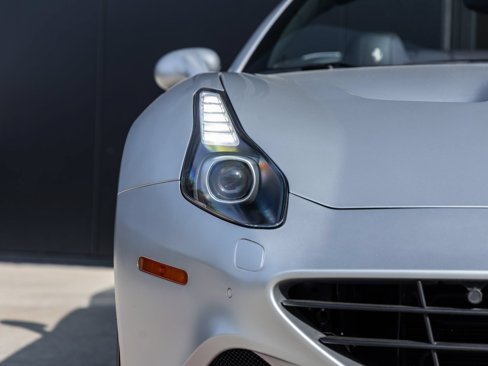 Used 2015 Ferrari California T RWD image 20