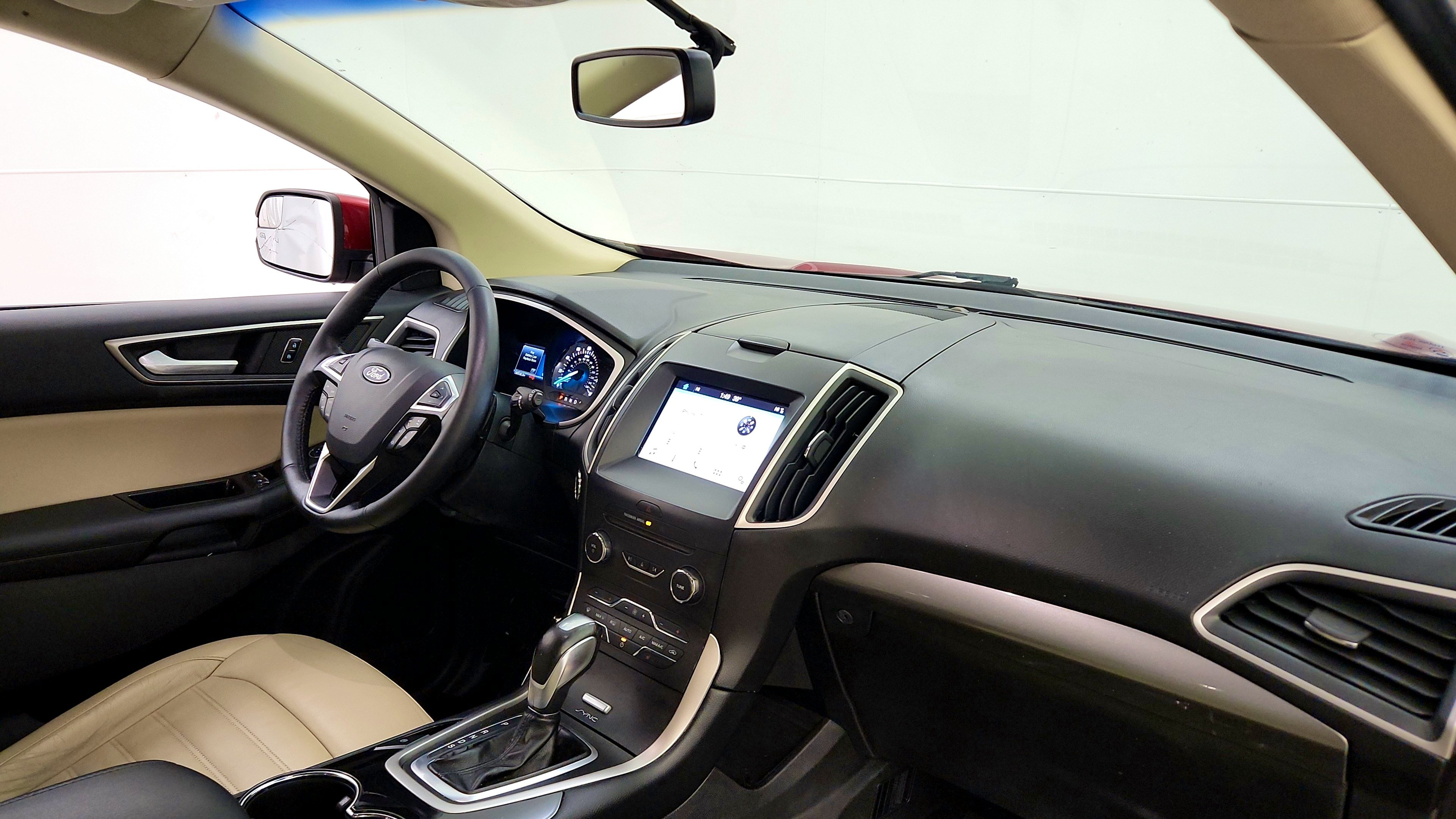 Used 2016 Ford Edge SEL w/ Equipment Group 201A AWD/4WD image 32