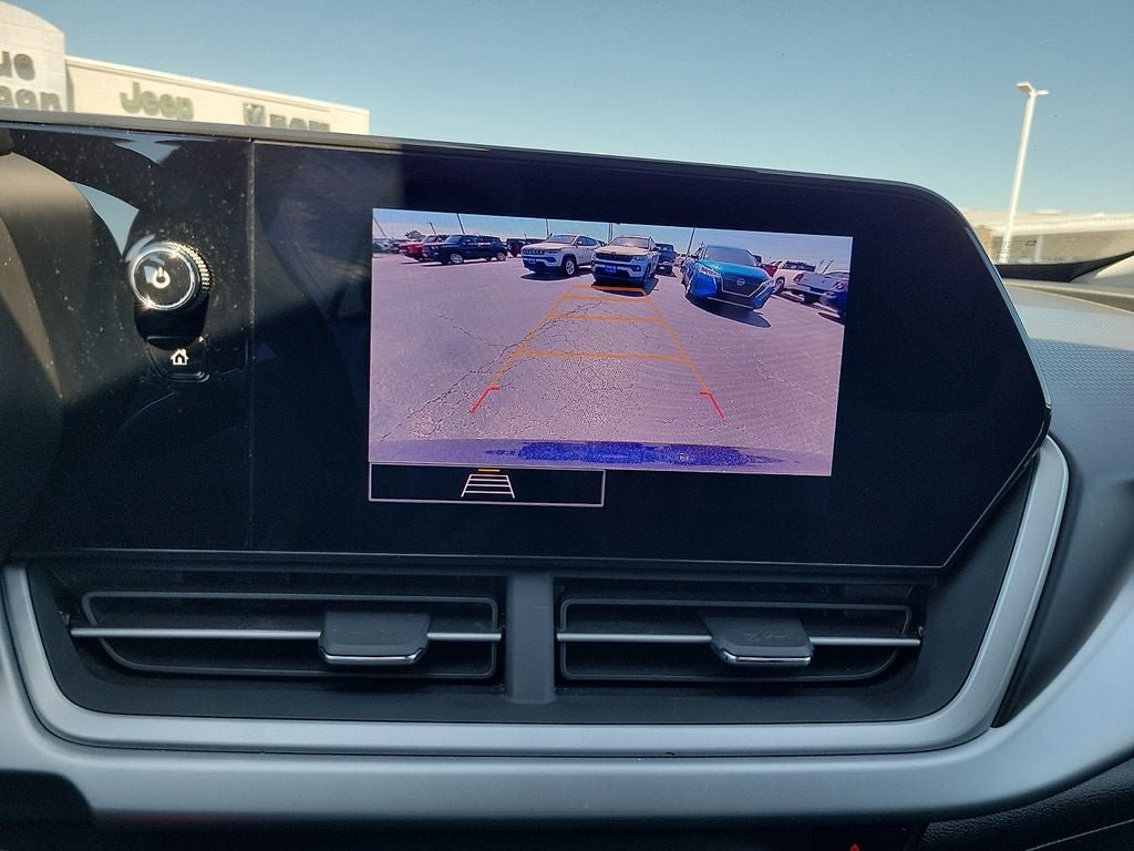 Used 2024 Chevrolet Trax LS w/ LS Convenience Package FWD image 16