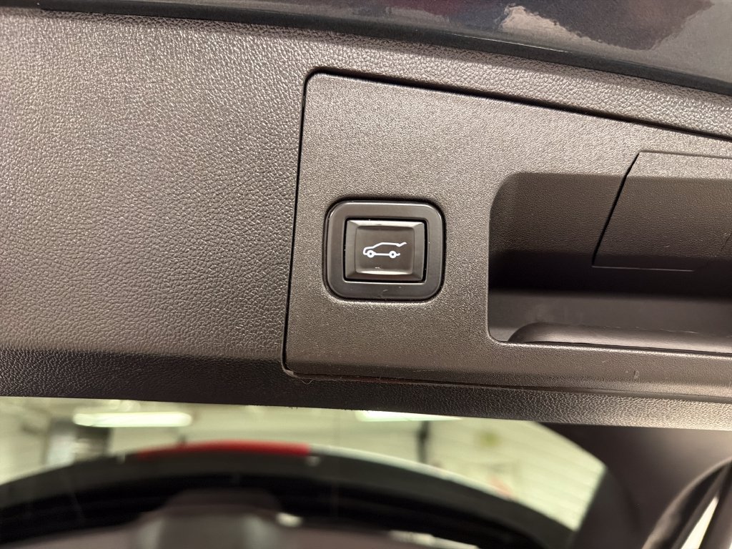 Used 2020 Cadillac XT4 Sport FWD image 17