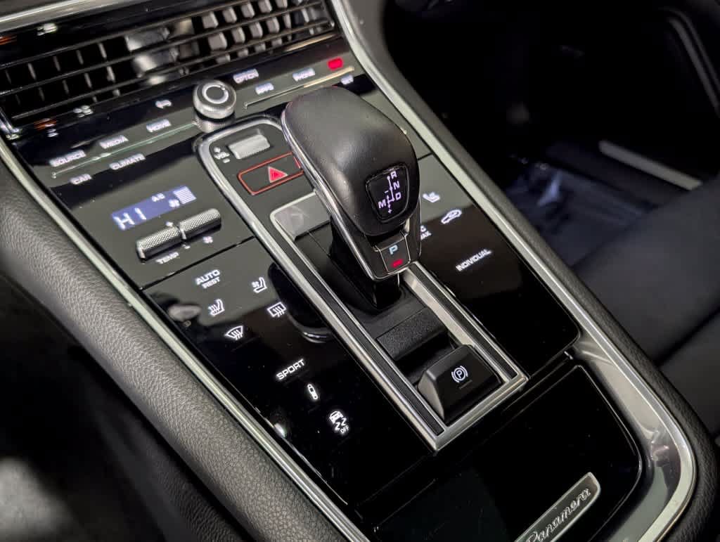 Used 2021 Porsche Panamera RWD image 32