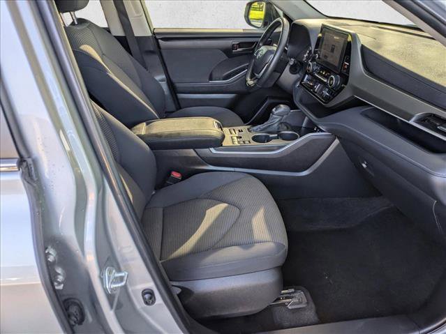 Used 2024 Toyota Highlander LE image 21