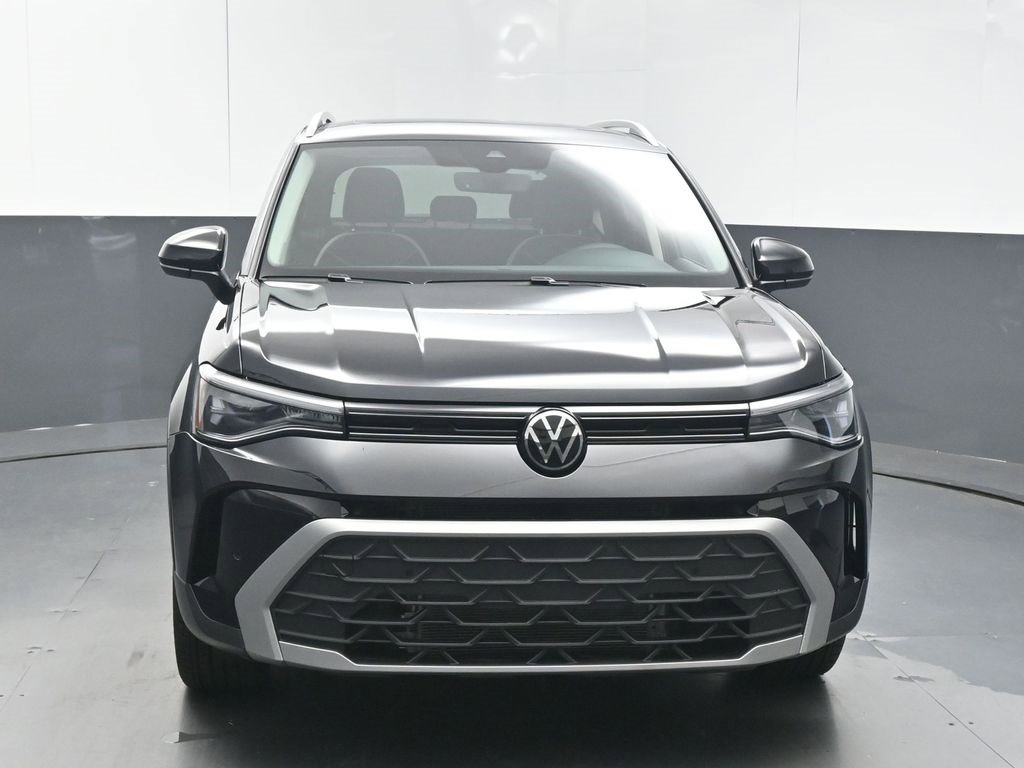 New 2025 Volkswagen Taos SE image 3