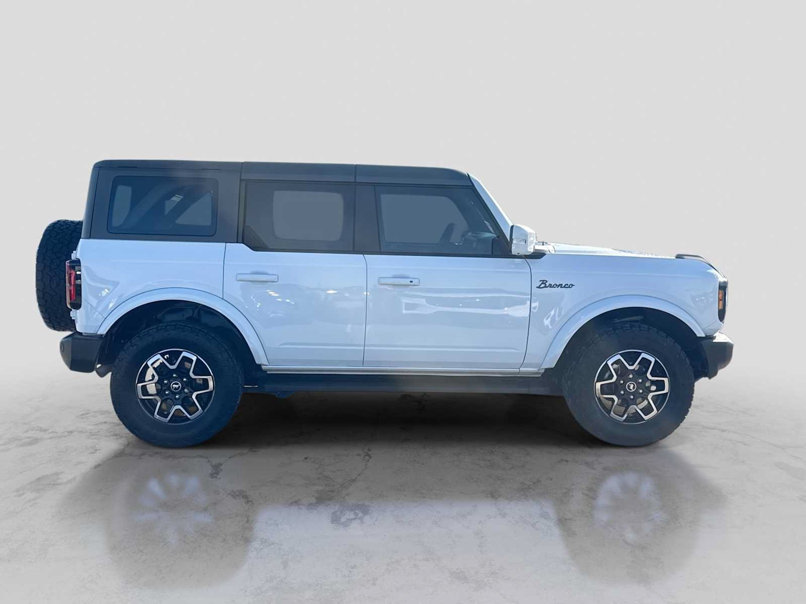 Used 2023 Ford Bronco Outer Banks AWD/4WD image 7