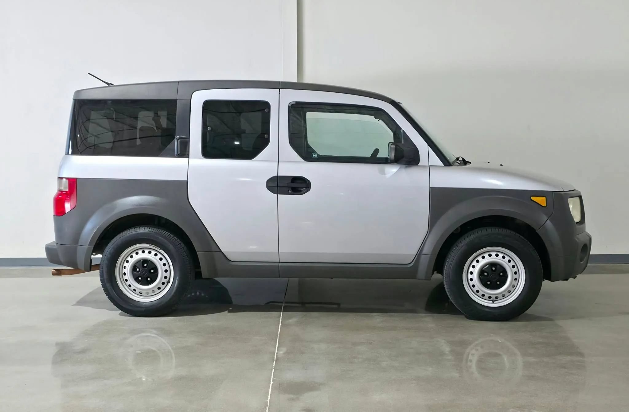 Used 2003 Honda Element DX image 2
