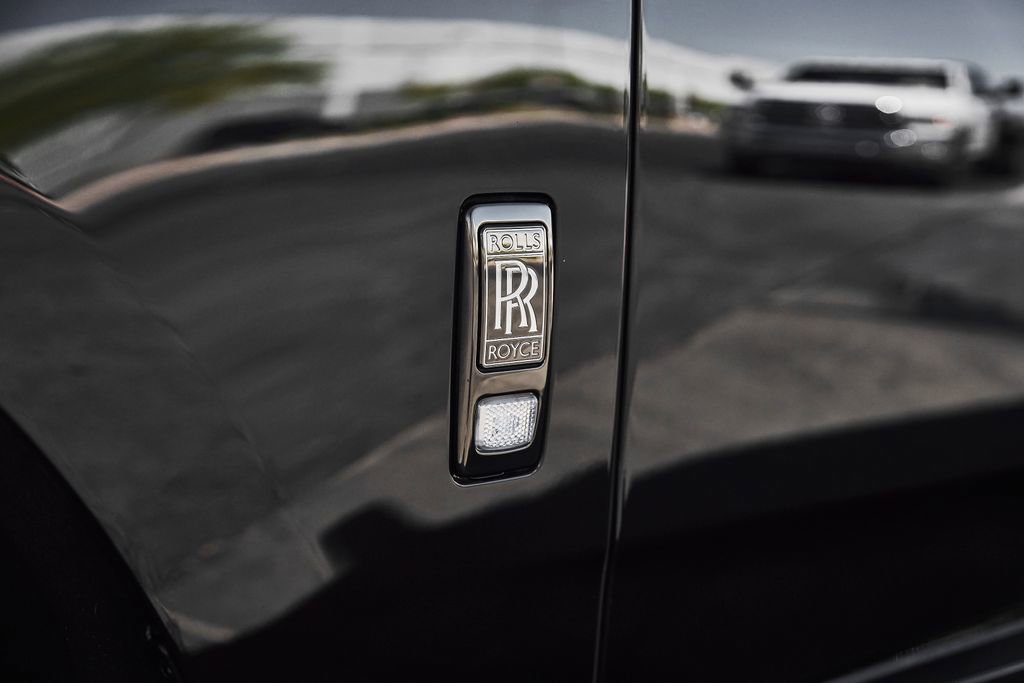 Used 2022 Rolls-Royce Cullinan Black Badge w/ Dark Exterior Package AWD/4WD image 10