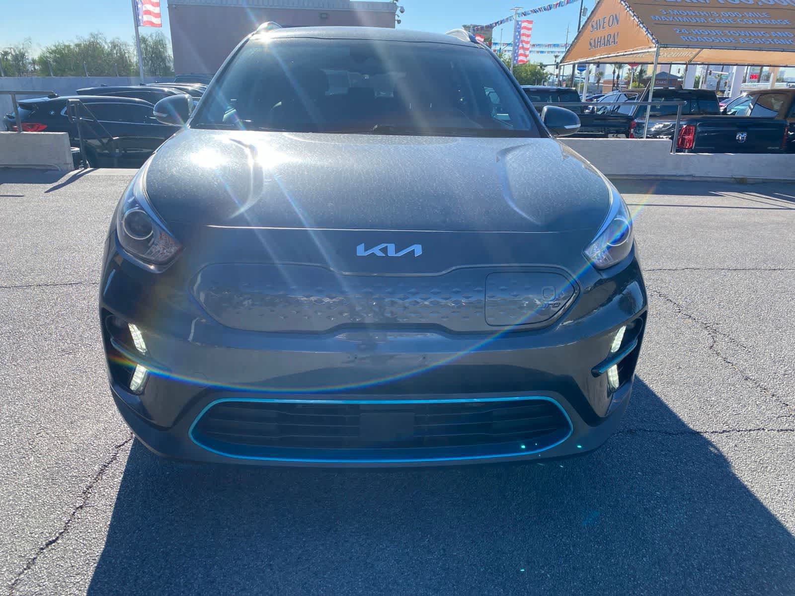 Used 2022 Kia Niro EX FWD image 2