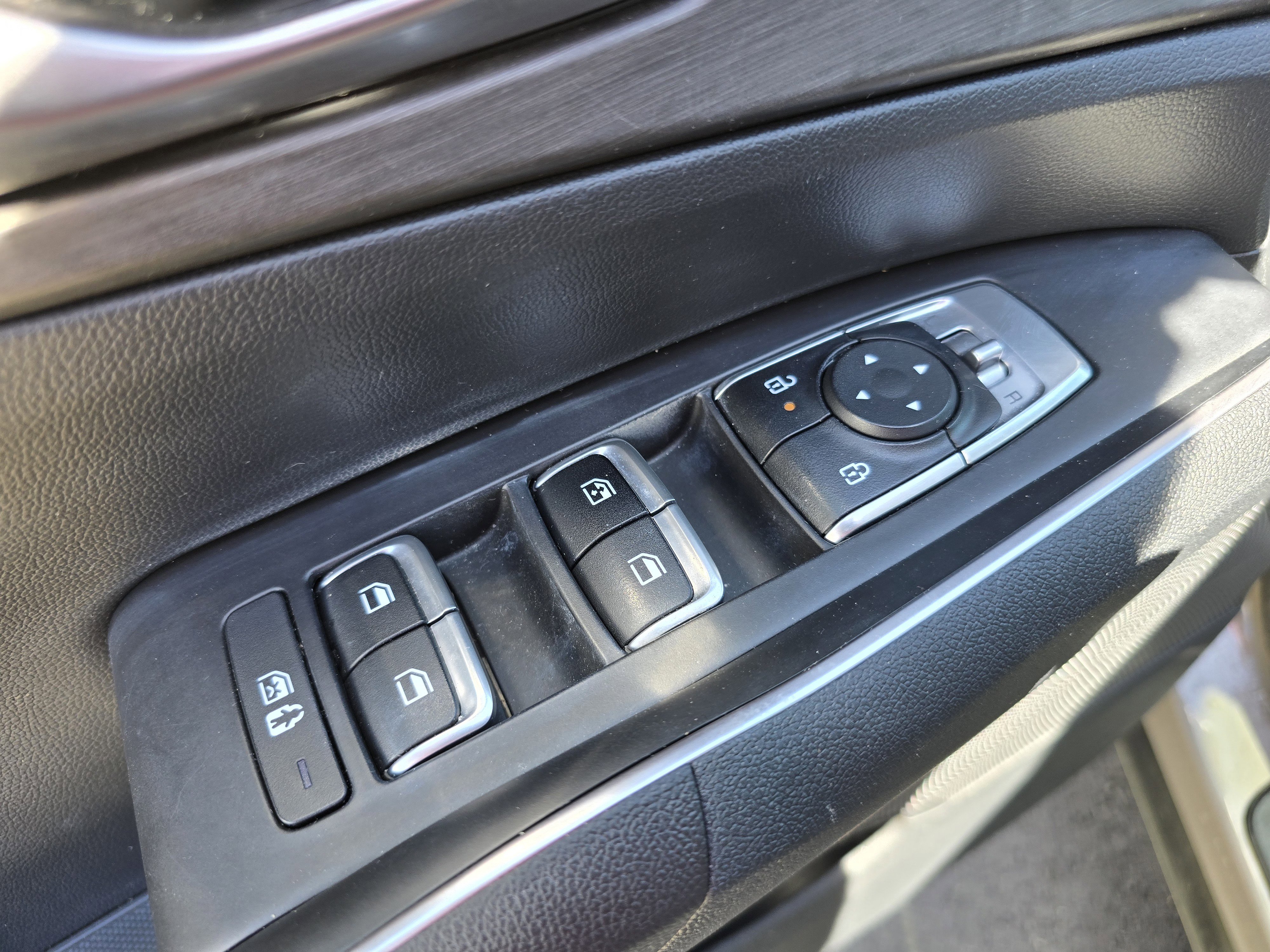 Used 2024 Kia Sorento X-Line EX image 19