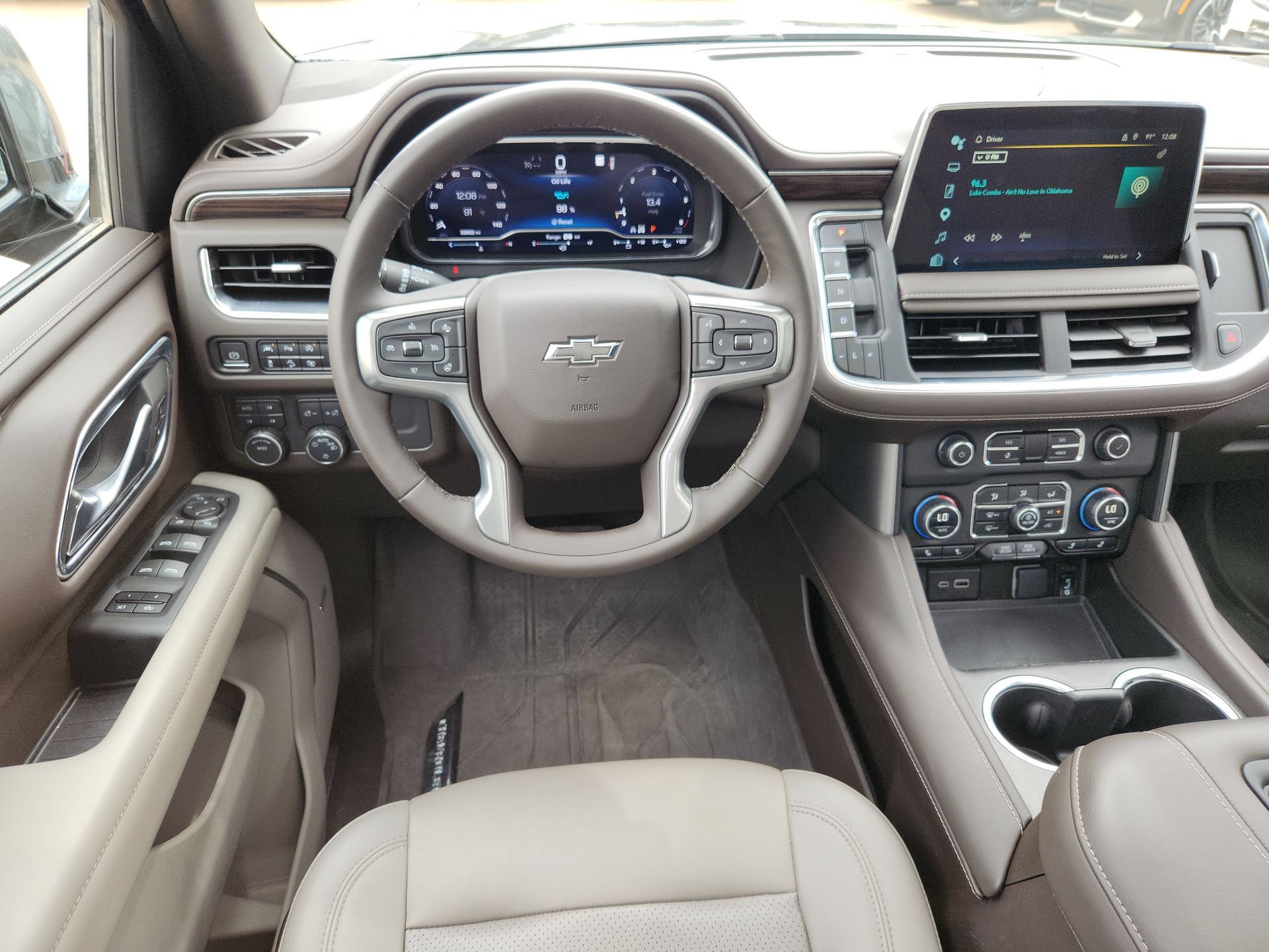 Used 2023 Chevrolet Tahoe Z71 w/ Luxury Package AWD/4WD image 14