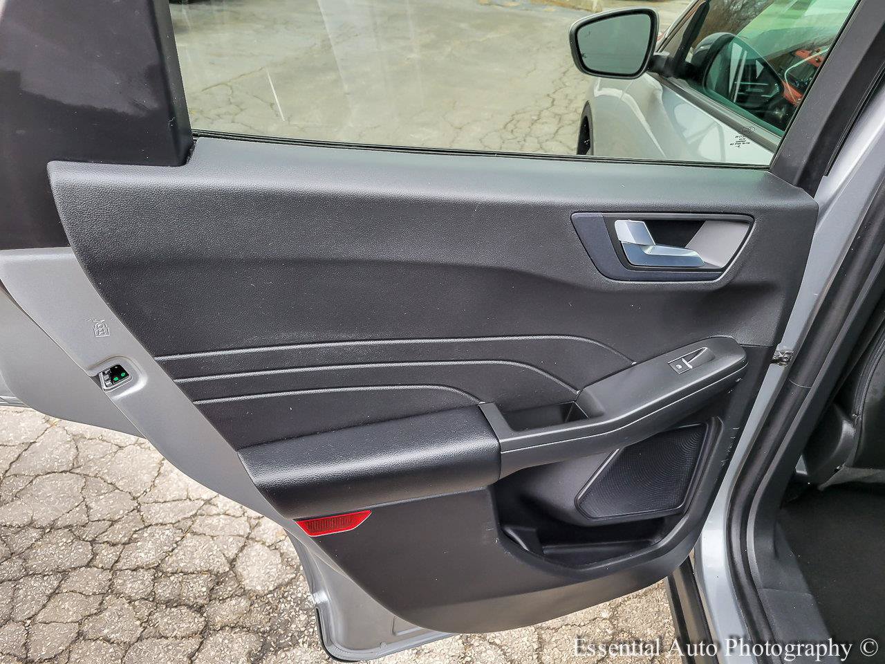 Used 2022 Ford Escape SEL FWD image 25