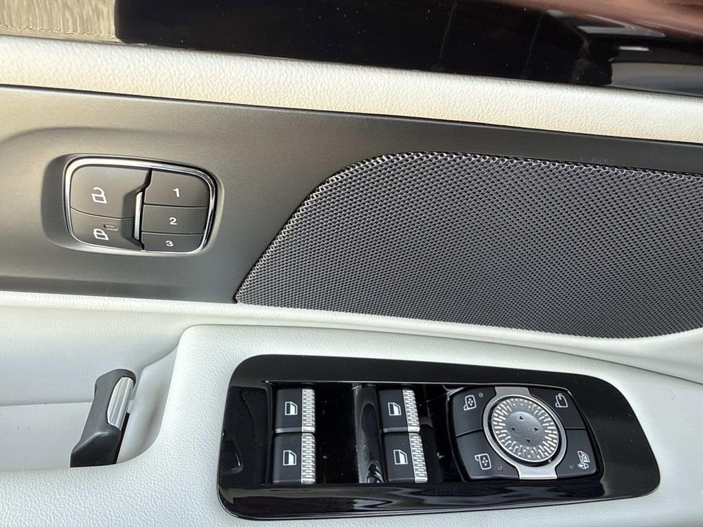 New 2026 Lincoln Nautilus Premier AWD/4WD image 19