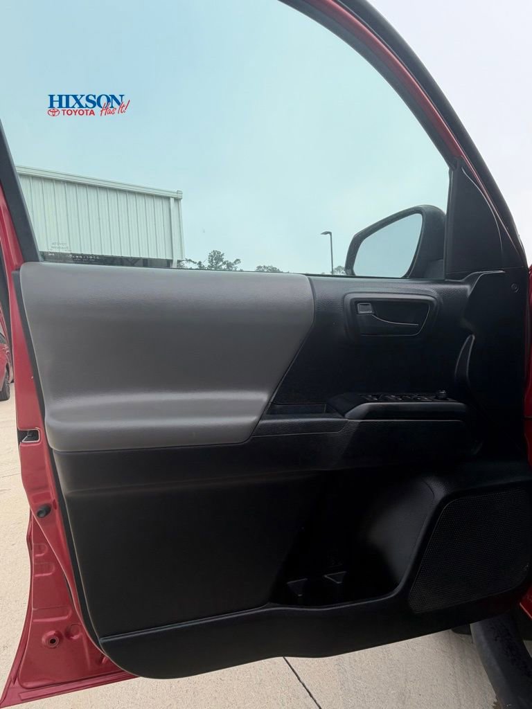 Used 2022 Toyota Tacoma SR image 8