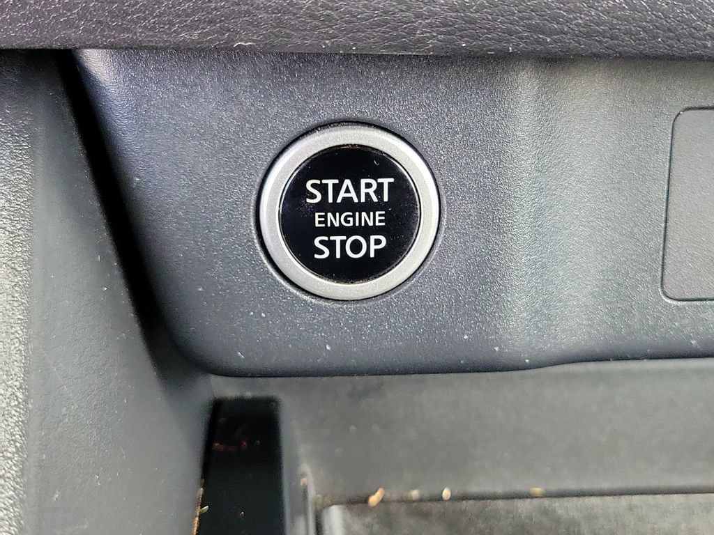 Used 2023 Nissan Rogue SV AWD/4WD image 28