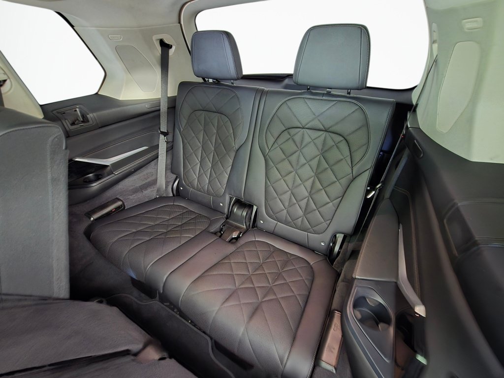 Used 2024 BMW X7 xDrive40i w/ Premium Package AWD/4WD image 44