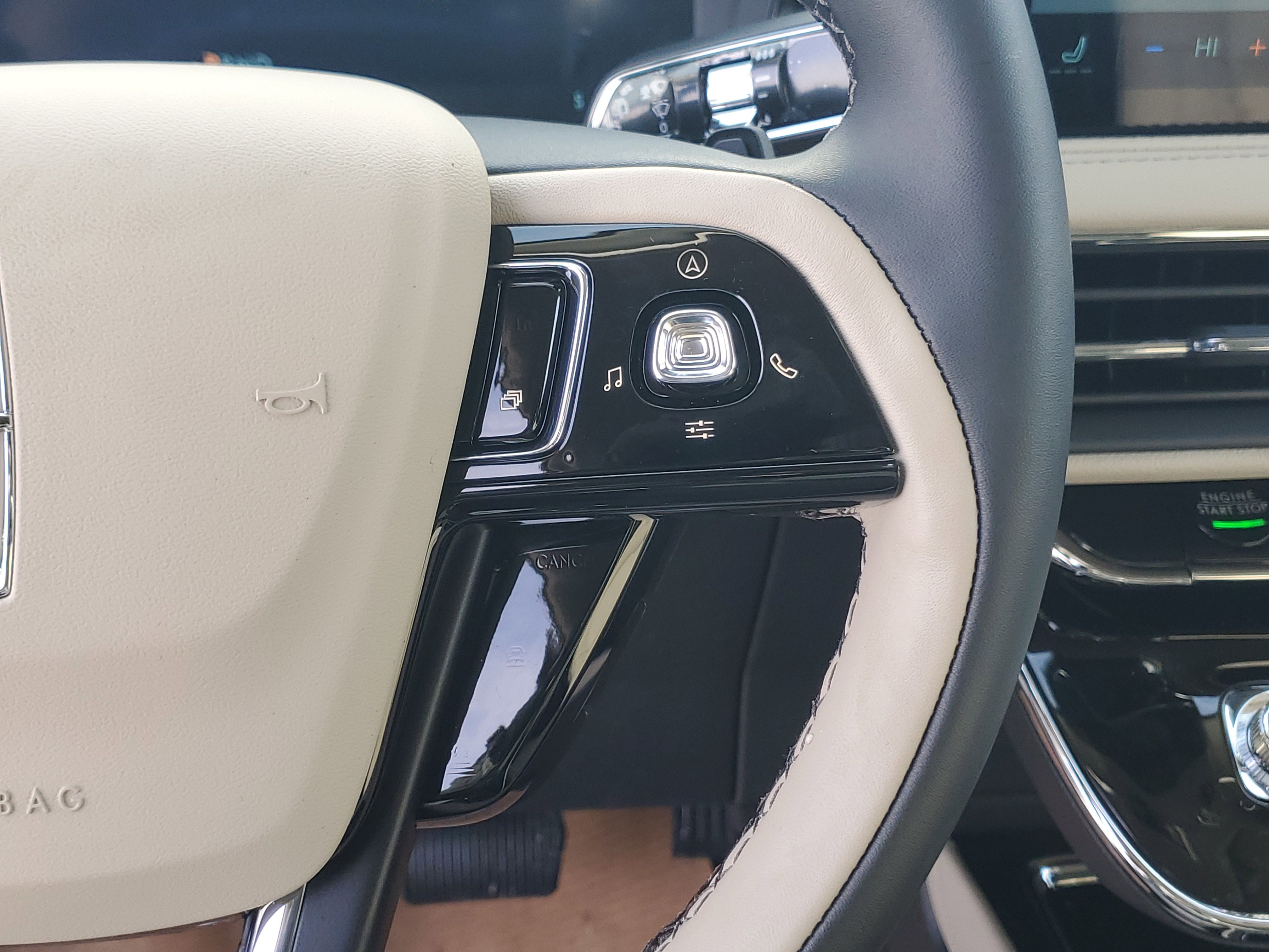 New 2026 Lincoln Corsair Premiere image 16