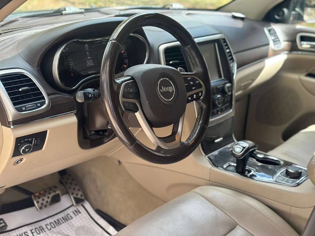 Used 2014 Jeep Grand Cherokee Overland w/ Advanced Technology Group AWD/4WD image 13