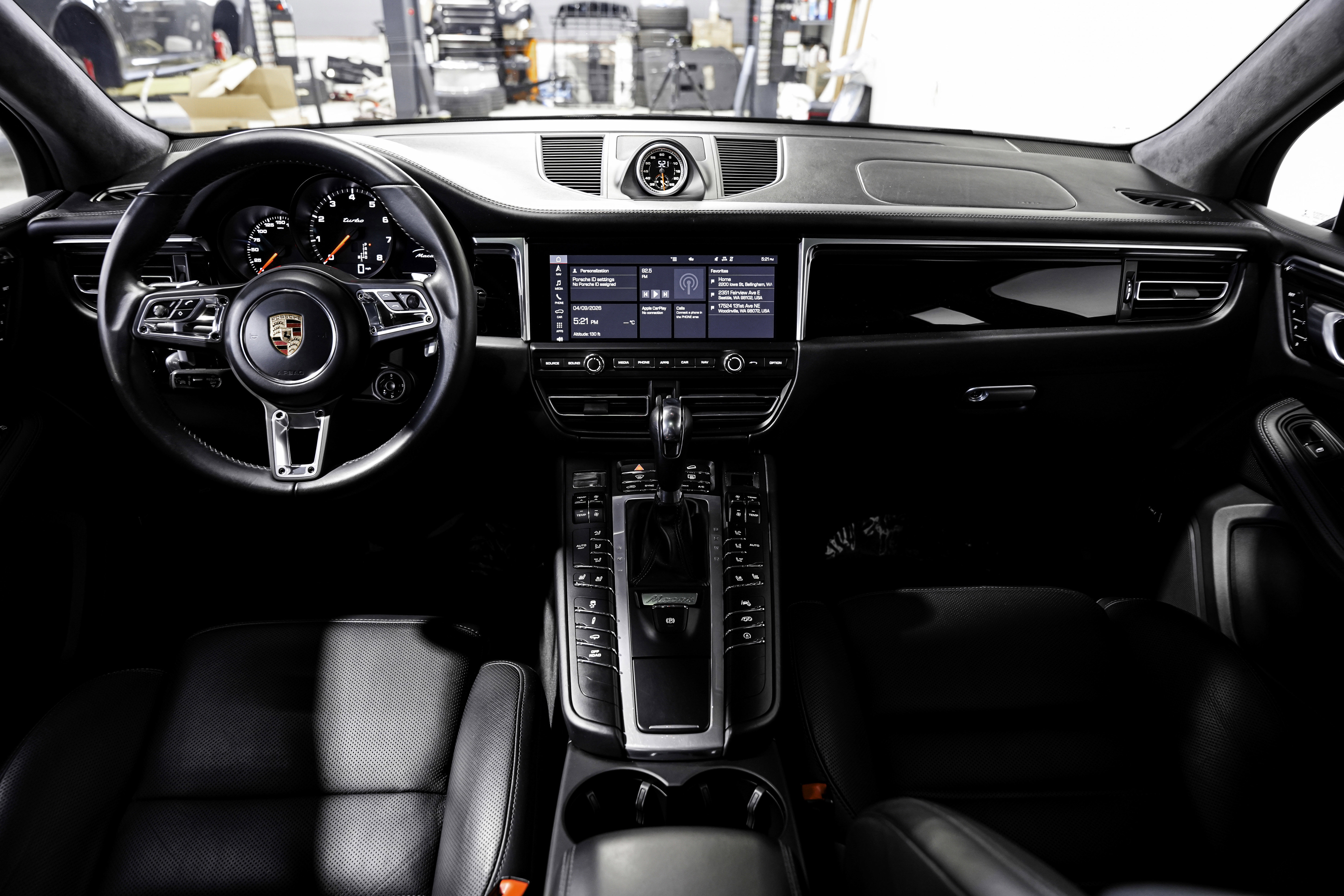 Used 2020 Porsche Macan Turbo image 16